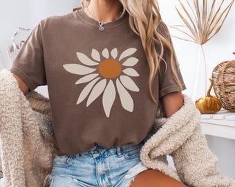 Beautiful Daisy Wildflower Shirt Aesthetic Cute Chamomiles T-Shirt Comfort Colors Oversized Shirt Summer Graphic Tee Floral Cotton Shirt