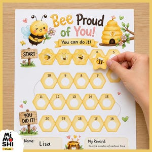 Può includere: Una tabella dei premi in carta bianca intitolata Bee Proud of You! con un'ape disegnata, un alveare e un percorso di venti spazi esagonali numerati. La tabella include un cartello Start, un cartello You Did It e campi per il nome e il premio.