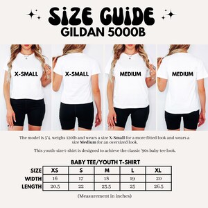 Puede incluir: Gu&iacute;a de tallas para camisetas para j&oacute;venes Gildan 5000B. La tabla muestra las medidas en pulgadas para las tallas XS, S, M, L y XL. Se indican las medidas de ancho y largo.