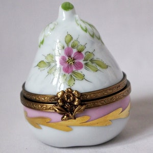 Vintage Limoges France trinket box Hand painted Limoges Porcelain trinket box, Limoges Pill box, Limoges box