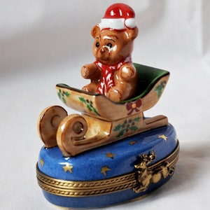 Vintage Limoges France trinket box Hand painted Limoges Porcelain trinket box, Limoges Pill box, Limoges box christmas trinket box