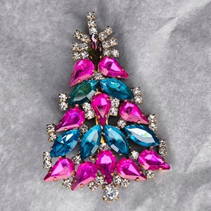 Vintage Christmas Tree Pin, Czech Crystal Christmas Brooch, Vintage Christmas Jewelry, Holiday Jewelry, rhinestone christmas tree brooch
