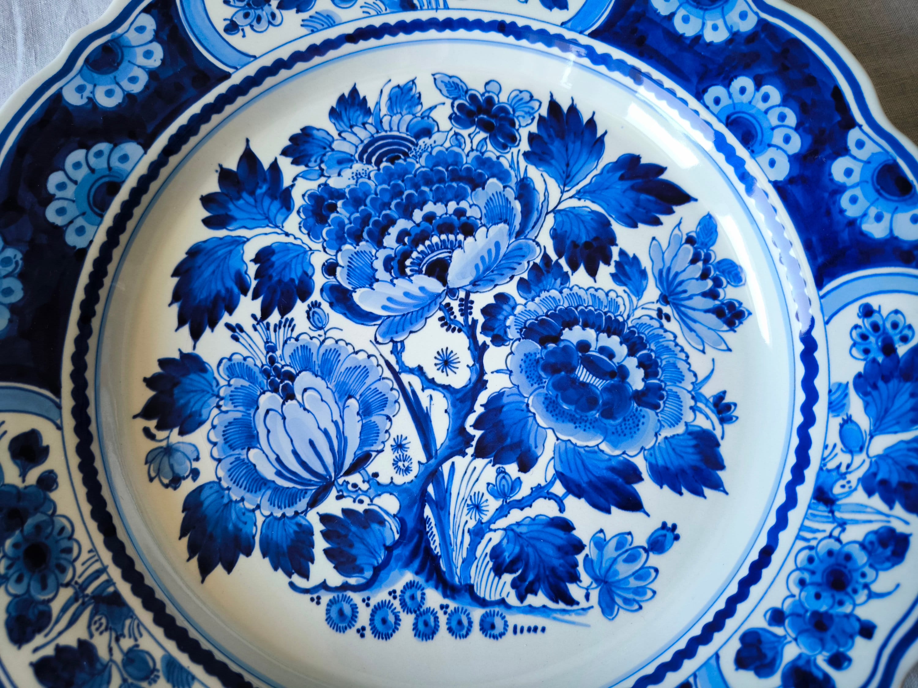 36 Cm Authentic Royal Delft 1968 Hand Painted Decorative Plate