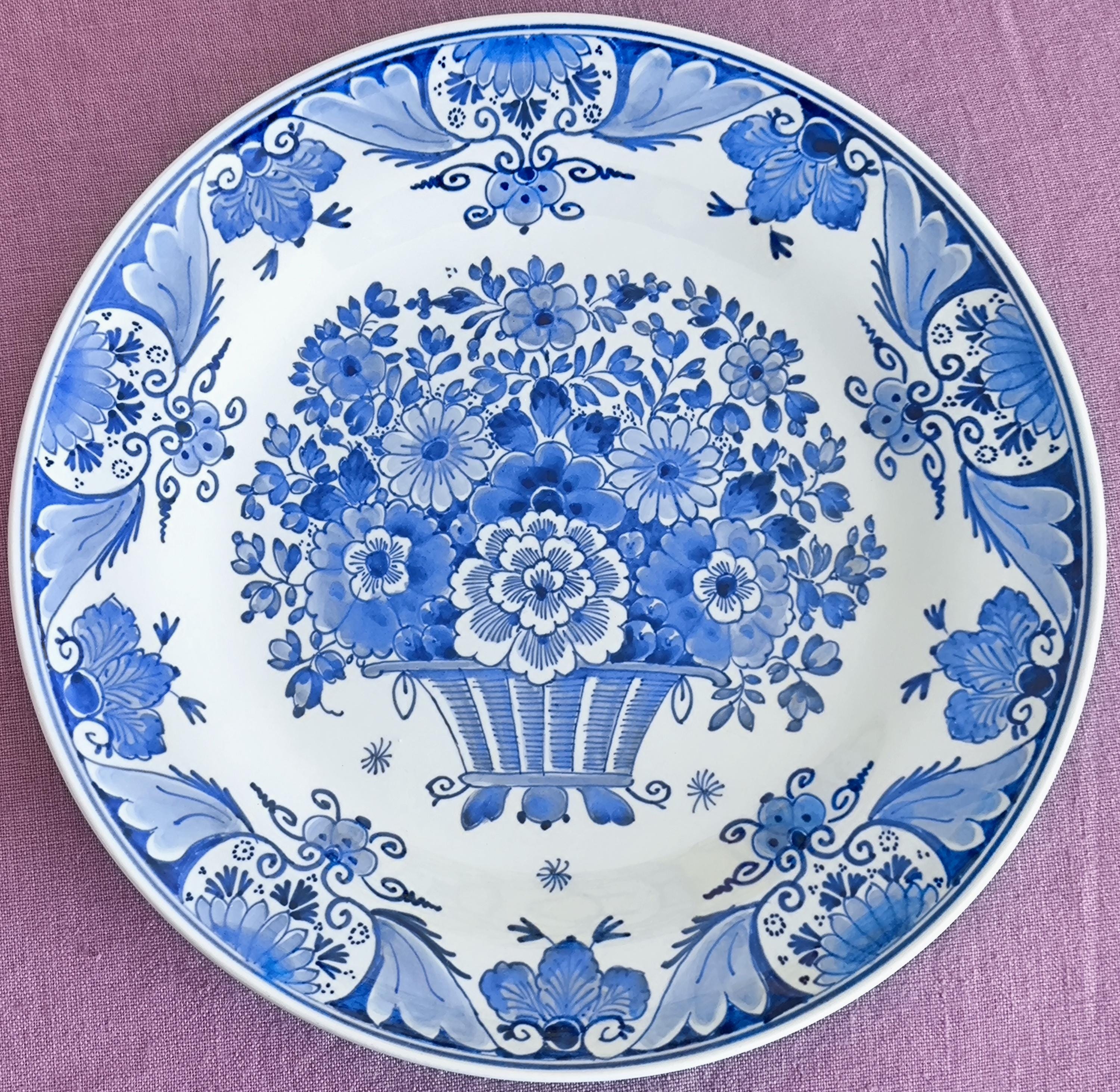 本物のロイヤルデルフト1977年手描き装飾プレート - 伝統的なオランダ