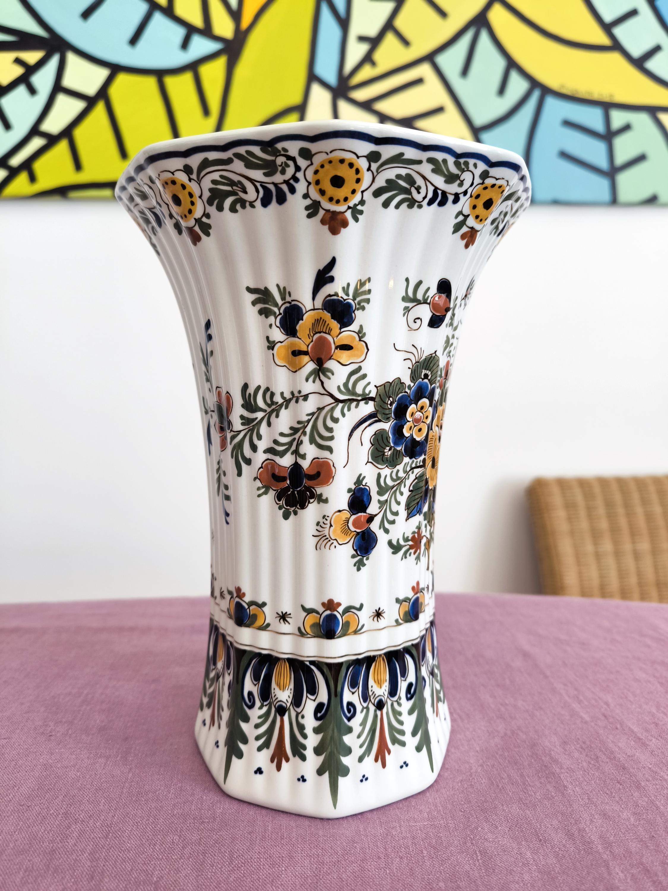 オランダ製 花模様の陶器花瓶ペア デュッセルドルフで購入 デルフト焼きの細身デザインフラワーポット（高さ27cm） オランダ