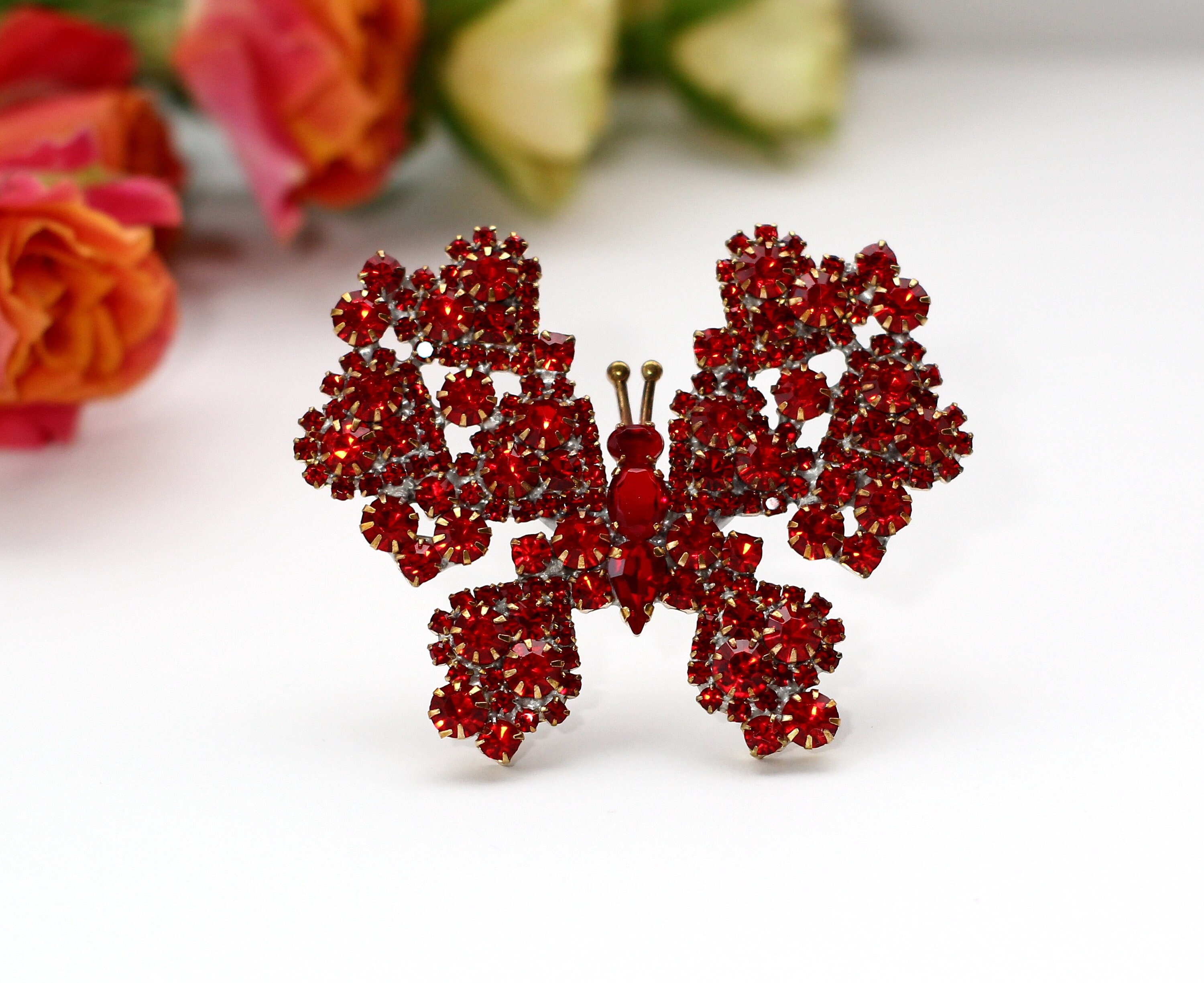 Broche Papillon Ancienne En Laiton - Cristal Bleu Et Rouge - Marquée CZECHO-SLOV