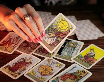 Tarotkartenlegung: Entschlüssele die Zeichen des Universums | Einsicht und Richtung gewinnen | Entschlüssele Dein Schicksal mit Tarotkartenlegung