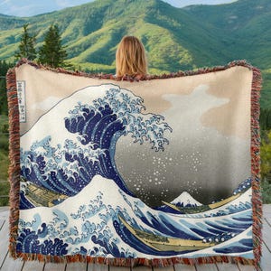 Woven Blanket, Katsushika Hokusai, The Great Wave, Home Decor, Gift for Art Lover, Cozy Throw Blanket, Iconic Japanese Art Piece