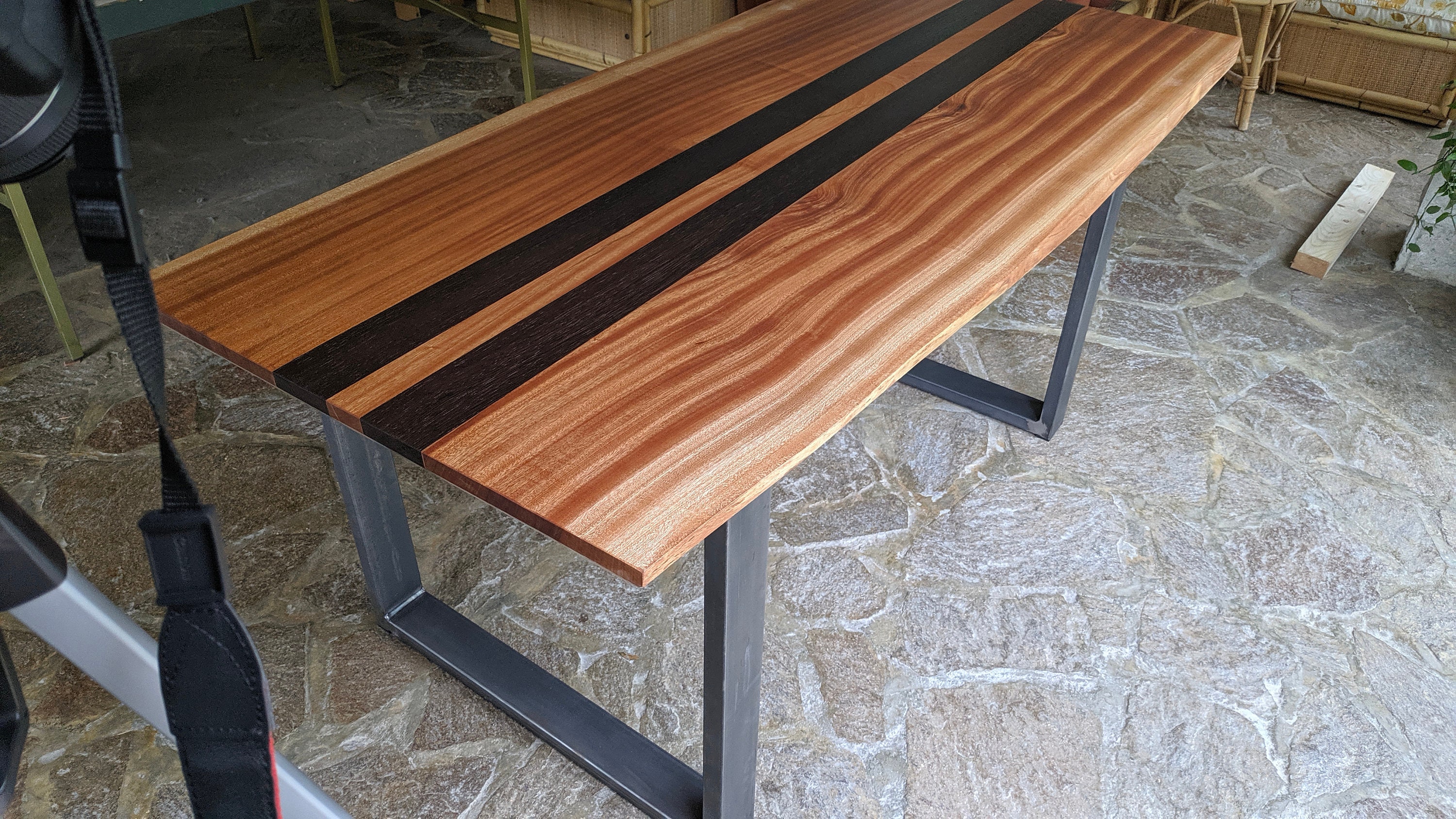 MCS Cornice Per Documenti 21,6 X 27,9 Cm - Legno Mogano Con Accento Oro - Da Tavolo O Parete, 70181