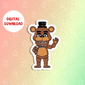 Puede incluir: Un personaje de oso marrón con un sombrero de copa negro y una pajarita, sosteniendo un micrófono. El personaje tiene una expresión amigable y está saludando con una mano. El fondo es un degradado de rosa, verde y amarillo.