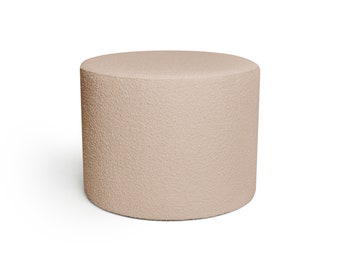 Poufs ottomans en tissu bouclé de différentes couleurs, siège crème moderne, table basse minimaliste.