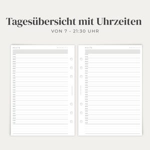 Könnte beinhalten: Eine zweiseitige Tagesplaner-Einlage mit dem Text Tagesübersicht mit Uhrzeiten VON 7 - 21:30 UHR. Jede Seite enthält eine Kopfzeile mit der Aufschrift HEUTE, einen grauen horizontalen Balken und eine vertikale Liste von 07:00 bis 21:30 Uhr.