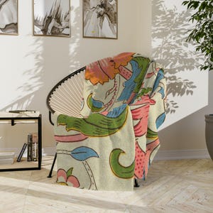 Luxurious Floral Velveteen Throw Blanket featuring William Morris Print - Ideal Gift for the Aesthetic Enthusiast