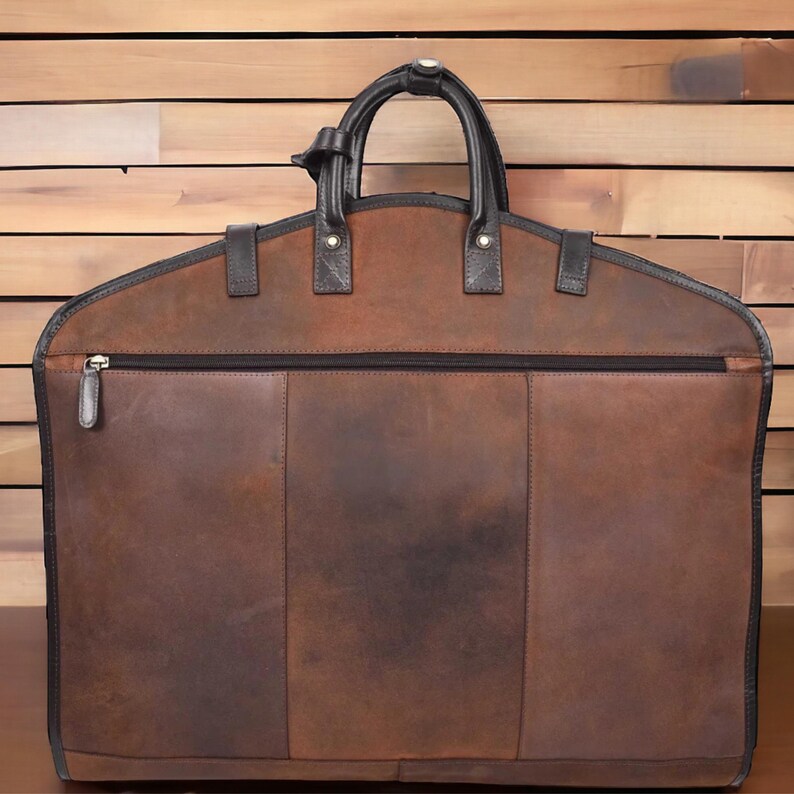 Luxury Leather Suit Carrier – Travel Garment Bag for Men, Hanging Leather Suit Cover, Premium Leather Suit Storage, Wedding Gift, Groomsmen Gift, Christmas Gift for Him.