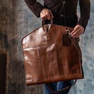 Porta-terno de couro, bolsa de viagem para terno, bolsa para pendurar roupas, bolsa de couro para terno, presente para padrinhos, bolsa para capa de terno, bolsa de viagem de couro, presente de Natal