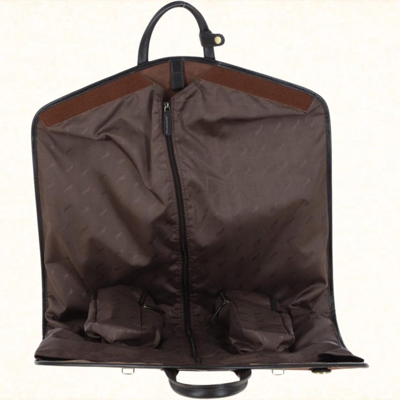 Luxurious leather suit carrier bag for travel, featuring durable craftsmanship. Perfect for suits, wedding garments, and Christmas gifts, a must-have for stylish men on the go.