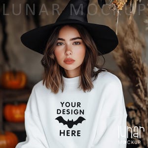 Makieta bluzy z kapturem na Halloween, Makieta białej gildan 18000, Makieta bluzy z okrągłym dekoltem, Bluza damska, Makieta Halloween, Makieta bluzy z kapturem
