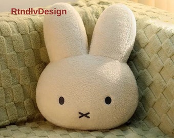 Cojín hecho a mano de Miffy & Friends - Almohada de decoración de felpa, regalo único de decoración de guardería con diseño de personajes de libro de cuentos