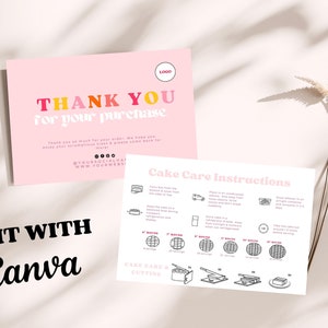 Op de afbeelding: Twee roze kaarten met tekst. Eén kaart zegt "THANK YOU for your purchase" in kleurrijke letters. De andere kaart heeft cakeverzorgingsinstructies. De woorden "EDIT WITH Canva" staan onderaan de afbeelding.