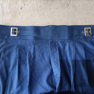 Pantaloni da uomo in cotone blu Gurkha: pantaloni a vita alta con doppia piega