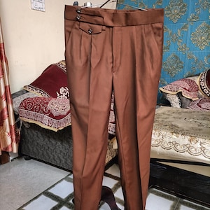 Pantaloni da uomo in cotone Gurkha marroni: vita alta, doppia pieghe
