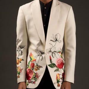 Men&#39;s Ivory Tuxedo - Custom Wedding Suit with Floral Bird Embroidery, Elegant Gift for Groom, Tailored Made-to-Measure