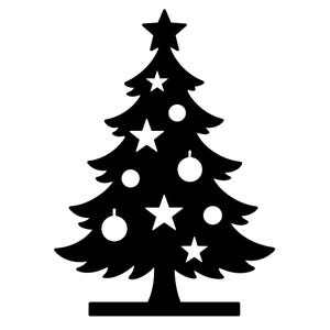 Op de afbeelding: Een zwart silhouet van een kerstboom met sterren en ballen. De boom heeft een ster op de top en is versierd met ronde ballen en stervormen. Hij staat op een rechthoekige basis.