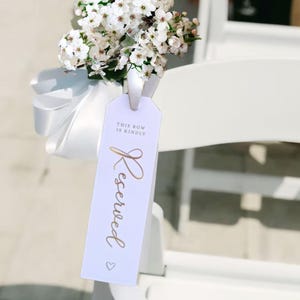 結婚式用のパーソナライズされた指定席タグ ミニマルな椅子サイン 結婚式用のカスタム指定席タグ 指定席タグ ミニマルなアンジェリーナ