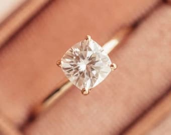 1 CT Kissenschliff-Moissanit-Diamant-Brautring, zierlicher Verlobungsring, 14-Karat-Gelbgoldring, Solitär-Ehering, Verlobungsring für Sie.