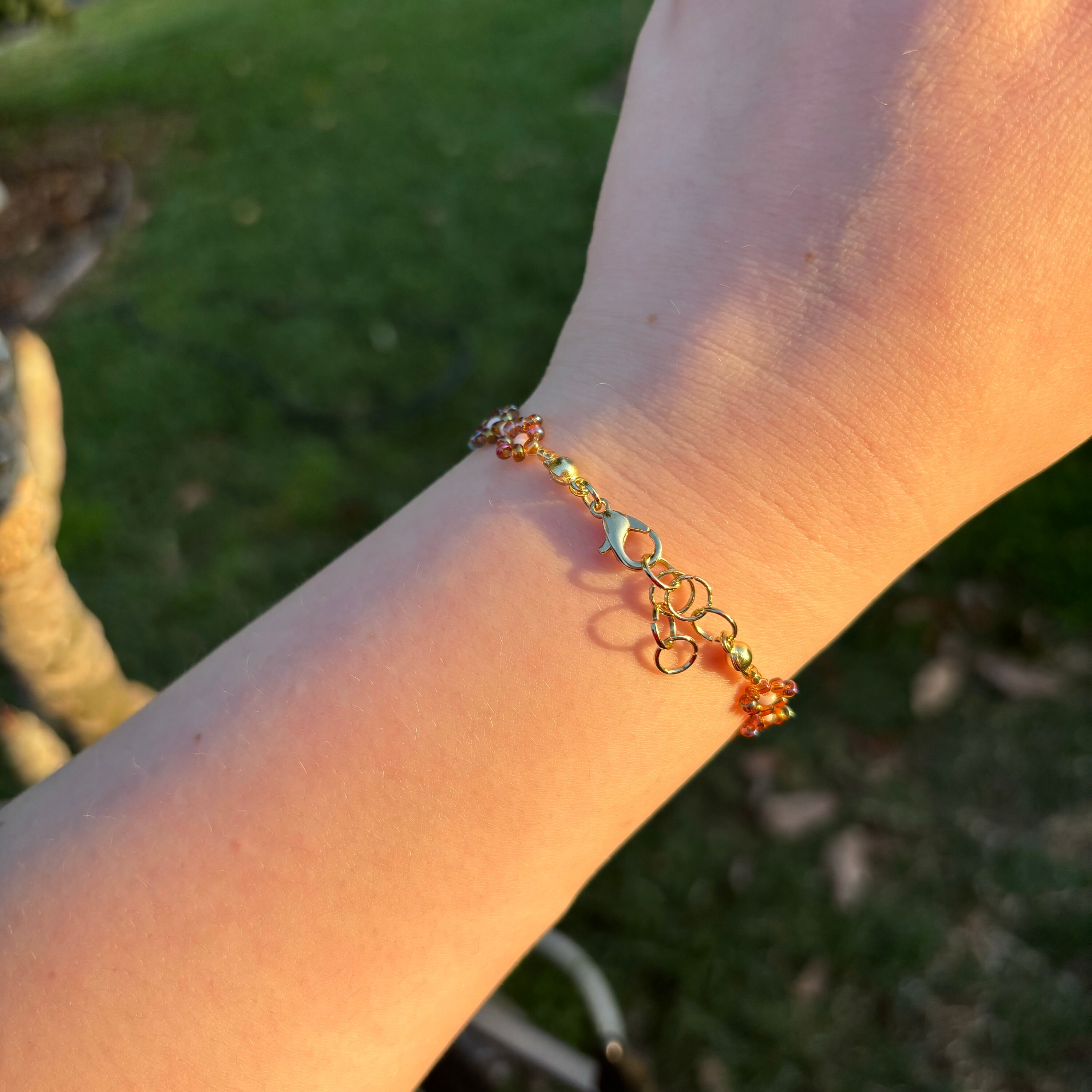 Beaded Flower Bracelet, Daisy Jewelry, Summer Accessory, Floral, Aesthetic Accessories, Gift for