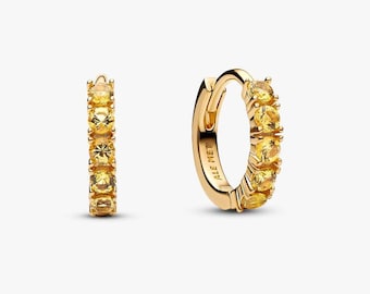 Boucles d'oreilles créoles Huggie jaunes Pandora Boucles d'oreilles en or pavé de cinq CZ