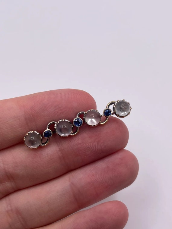 15ct gold sapphire and moonstone brooch