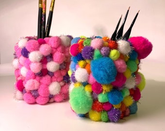 De Pompons potloodhouder ~ Bureauaccessoires ~ houten potlood | pen | penselenhouder ~ FUNky bureau-organizer