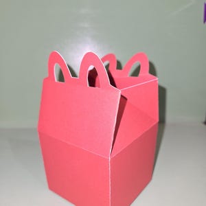 Archivo SVG de caja de regalo con golosinas de comida rápida Happy Meal, pequeña y grande