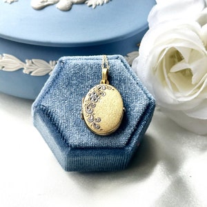 vintage solid 8k gold oval locket with floral detail on 18” chain - vintage locket charm with floral detail Mother’s Day gift