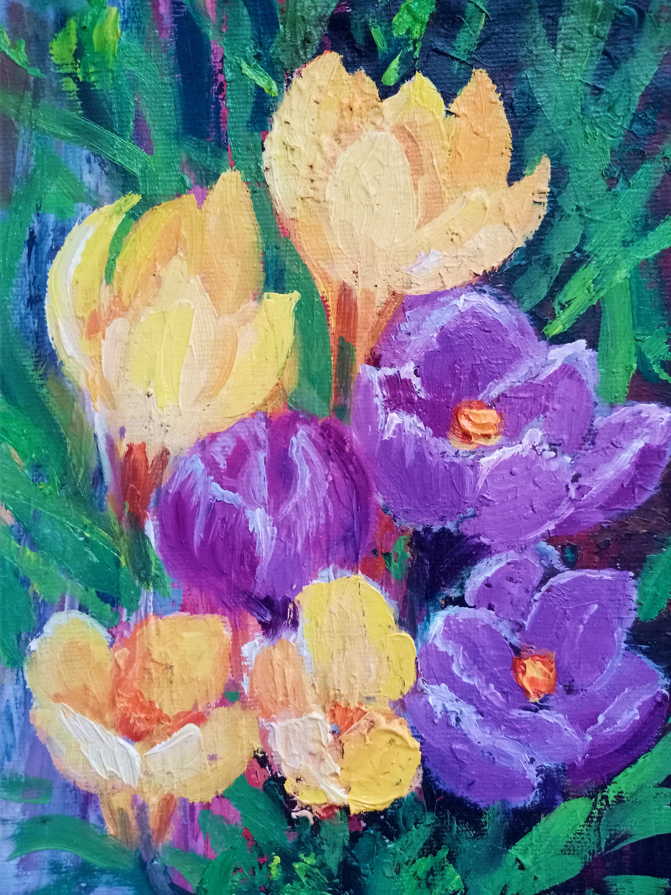 クロッカスの油絵：黄色と紫の春の花のインパストアート（5.9x7.8