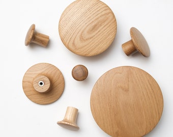 Set of Round Oak Wall Hooks – Wooden Coat Hooks, Stylish Wall Decor, Clothing & Towel Rack, Perfect Housewarming Gift