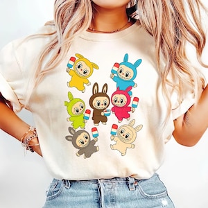 Helado Labubu del 4 de julio PNG, lindo diseño patriótico de verano, clipart de dibujos animados kawaii para sublimación, arte imprimible en rojo, blanco y azul