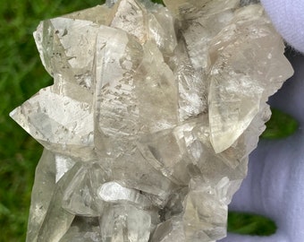 アメリカ合衆国ミズーリ州ジョプリン産の高品質で大きく鋭い方解石結晶