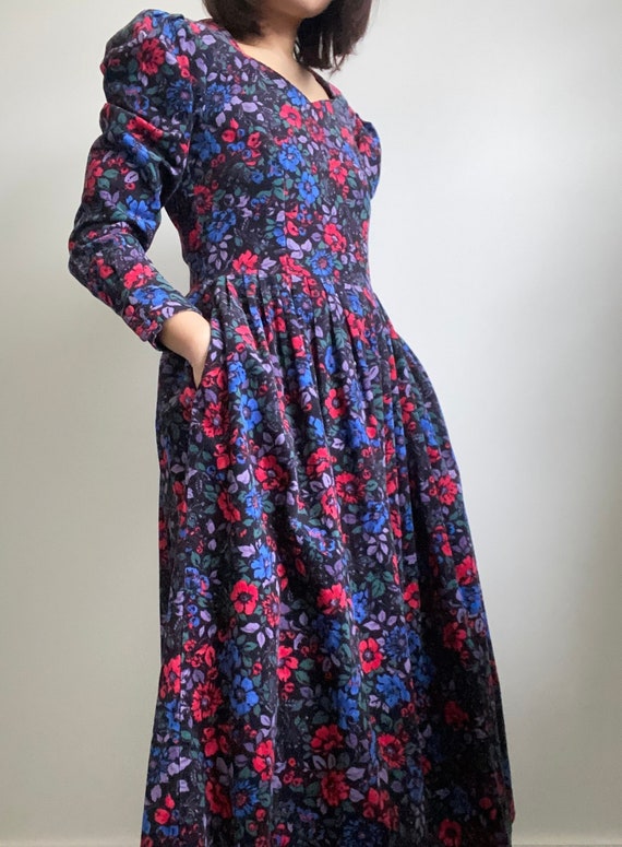 Vintage Laura Ashley classic floral pattern maxi … - image 1
