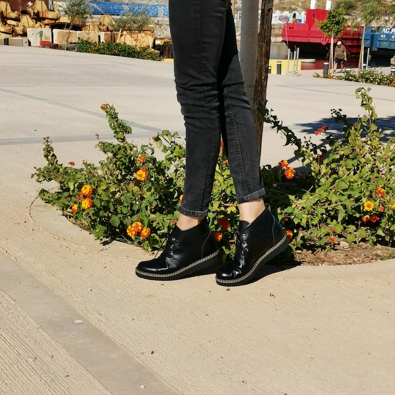 lace up ankle boots women