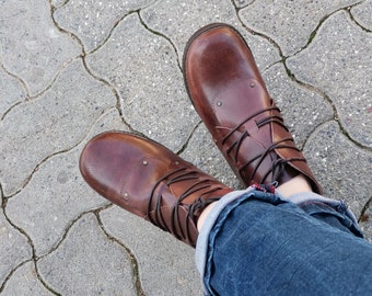 Leren damesenkellaarsjes met veters: bruine retro combat-stijl