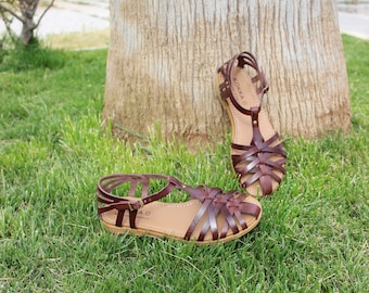Handmade Leather Fisherman Sandals: Closed Toe Ankle Strap Flats