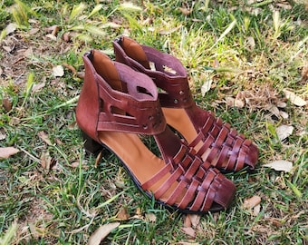 Fischersandalen aus Leder | Handgemachte Frauenschuhe mit niedrigem Absatz und Knöchelriemen