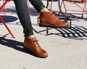 Botki sznurowane | Skórzane buty damskie | Płaskie dziewczęce botki marki Kokkashoes