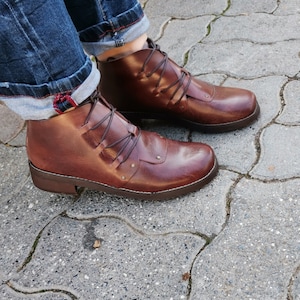 Combat-enkellaarzen dames | Leren casual schoenen met lage hak en ronde neus | Echt bruin leer in retrostijl | Cadeau voor haar