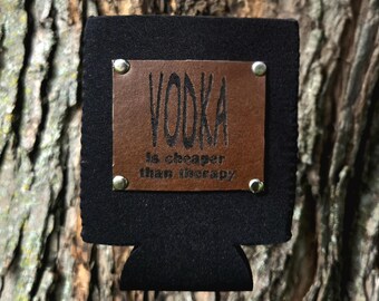 Läderburk Coozie: Vodka är billigare än terapi