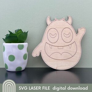 Proyecto para colorear Alien Monster #11: Archivo SVG cortado con láser para niños/ Regalo para padre/madre/abuelo/cualquier ser querido. Perchas gratis