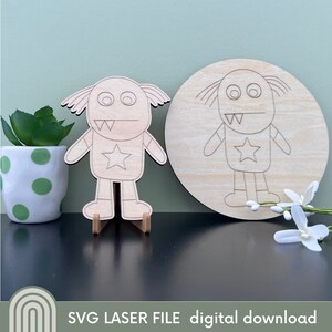 Projet de coloriage deux styles de monstre extraterrestre #2 : fichier SVG découpé au laser pour les enfants | Cadeau pour père | Mère| Grand-parent| un être cher ! Cintres gratuits