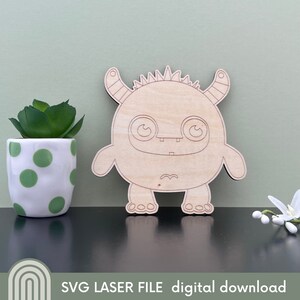 Proyecto para colorear Alien Monster #7: Archivo SVG cortado con láser para niños/ Regalo para padre/madre/abuelo/cualquier ser querido. Perchas gratis